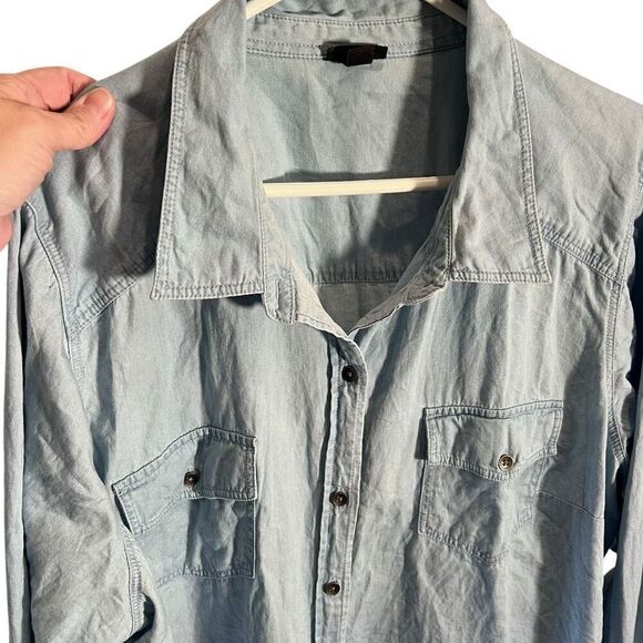 Torrid Chambray Denim Long Sleeve Button Up Shirt Blue Size 3 - Picture 2 of 7